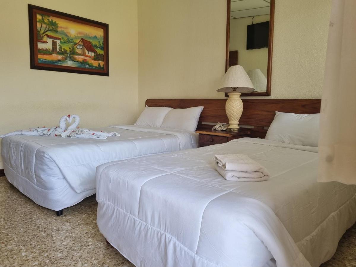 Hotel La Siesta Либерия Номер фото